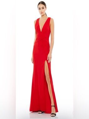 Red Carpet Siren ❤️ Fire Red Plunge Slit Mac Duggal Evening Gown